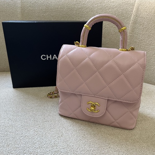 حقيبة شانيل جلد املس هاردوير ذهبي