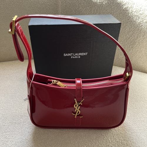 سان لورون شولدر باغيت